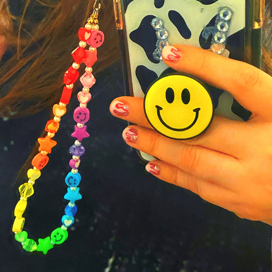 ¡Las celebs las aman! Cadenas para celular ¿ya la tienes?