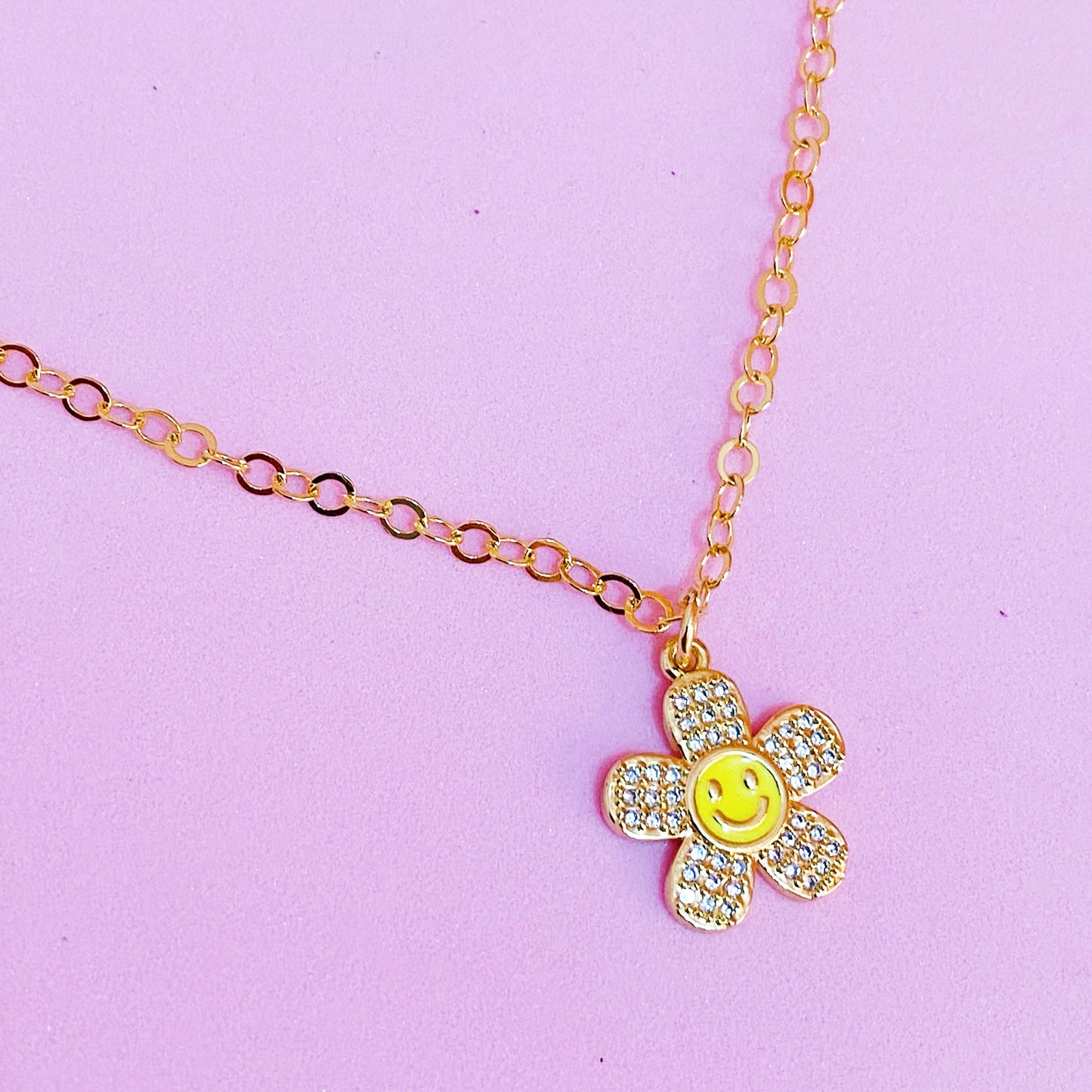Cute Flower Smiley Necklace - ROCKmint
