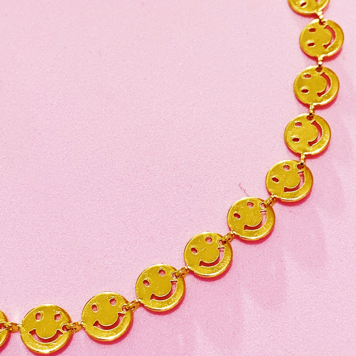 Smiley choker - ROCKmint
