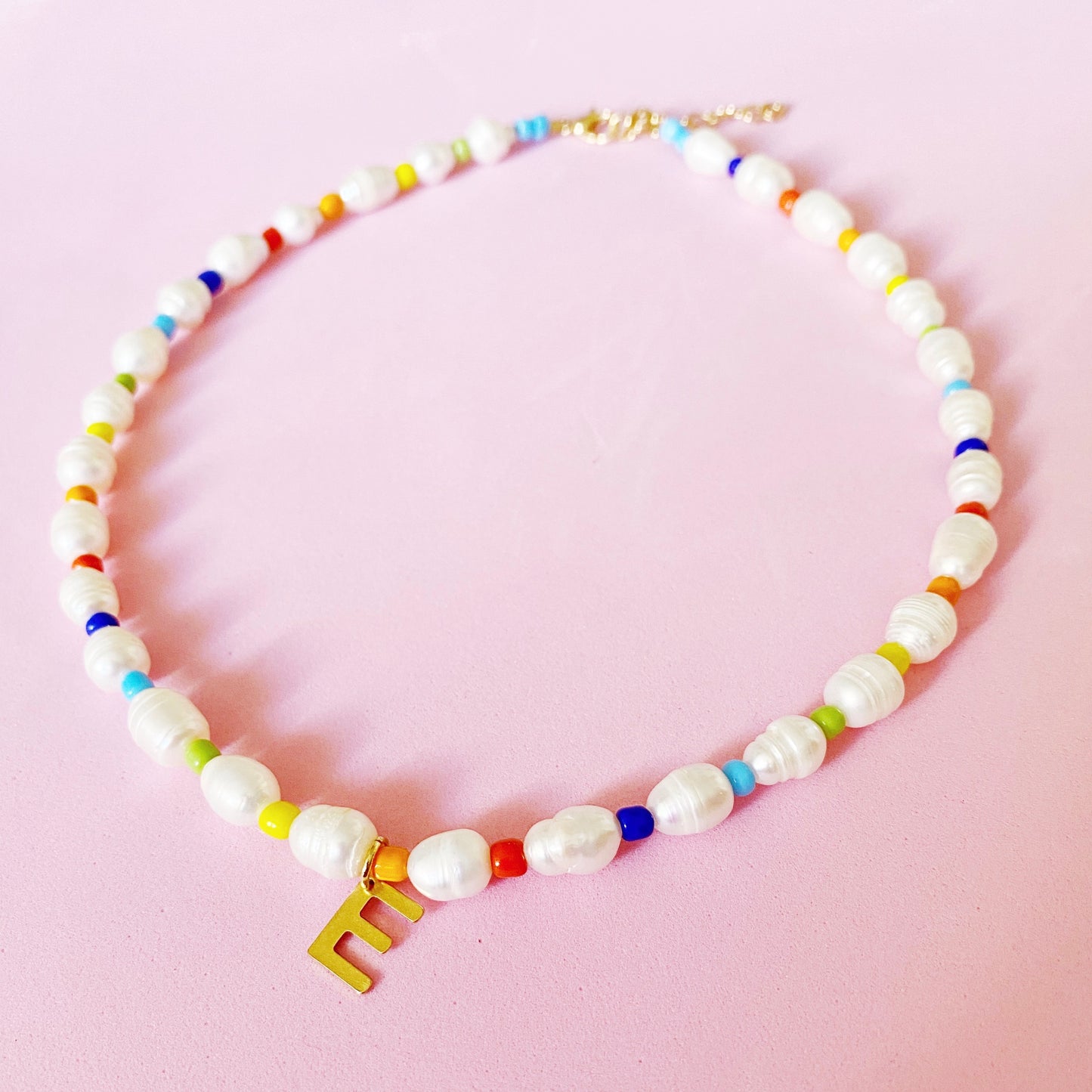 Freshwater Pearls Color Necklace con o sin inicial - ROCKmint