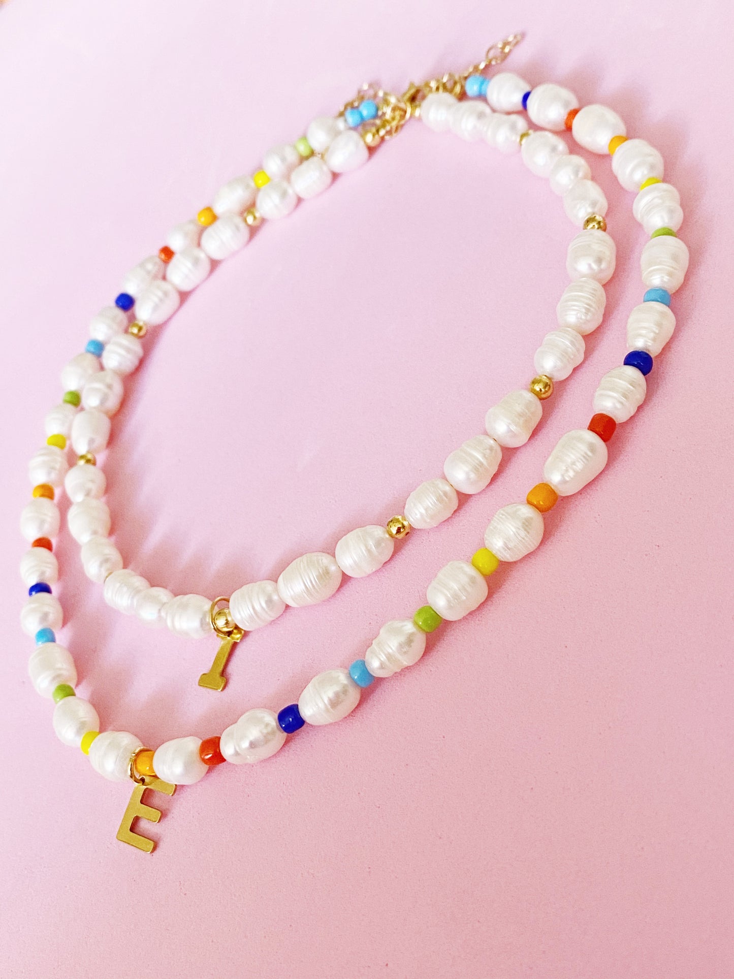 Freshwater Pearls Color Necklace con o sin inicial - ROCKmint